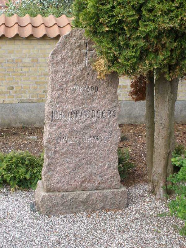 Joh. Joergensen's familiegravsted.JPG